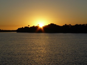 et nous assistons &agrave; un magnifique coucher de soleil