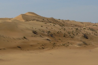 pique nique dans le d&eacute;sert ... au milieu de rien ... quel calme et quelle beaut&eacute; !