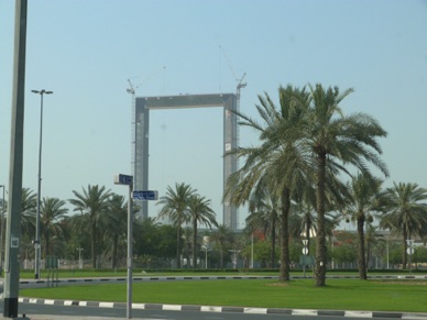 Construction de Duba&iuml; Frame