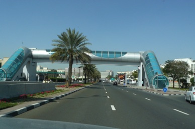 passage sur&eacute;lev&eacute; pour les pi&eacute;tons