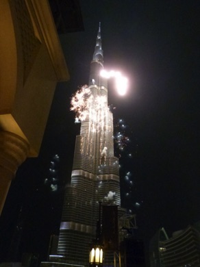 1er janvier &agrave; 0 H la tour s'anime ....