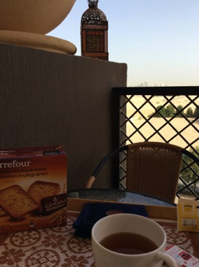 et au petit matin petit dej face au d&eacute;sert