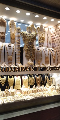 promenade dans le souk de l'or