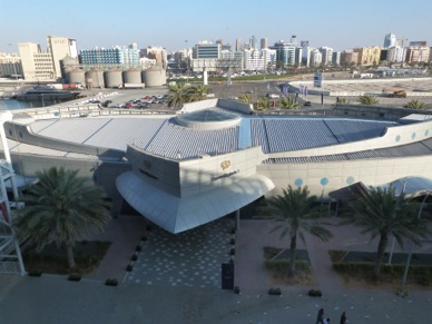 l'accueil de l'h&ocirc;tel du Queen Elizabeth vu depuis le paquebot