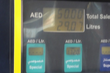 allez r&ecirc;vons un peu : 29 litres de super pour 10,30 &euro; 
soit .... 0,35 le litre !!!