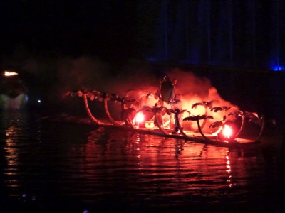 Spectacle sur l'eau dans le cadre du festival des Lumi&egrave;res en 2019